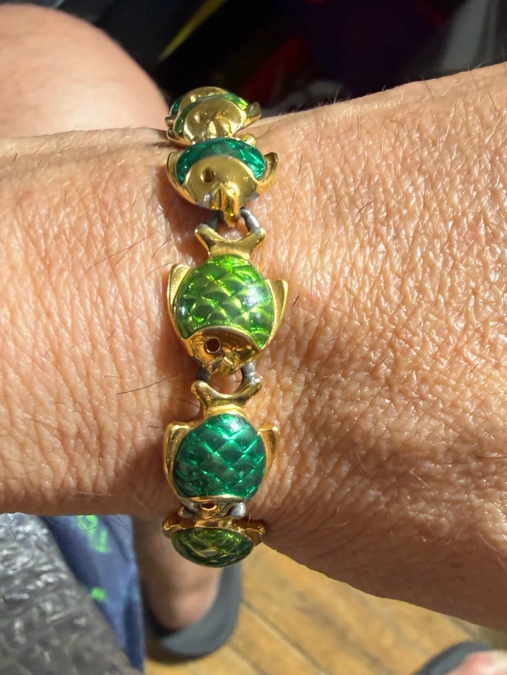 Trifari bracelet repeating